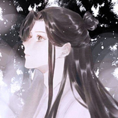男子伸咸猪手被女老板扇飞眼镜
